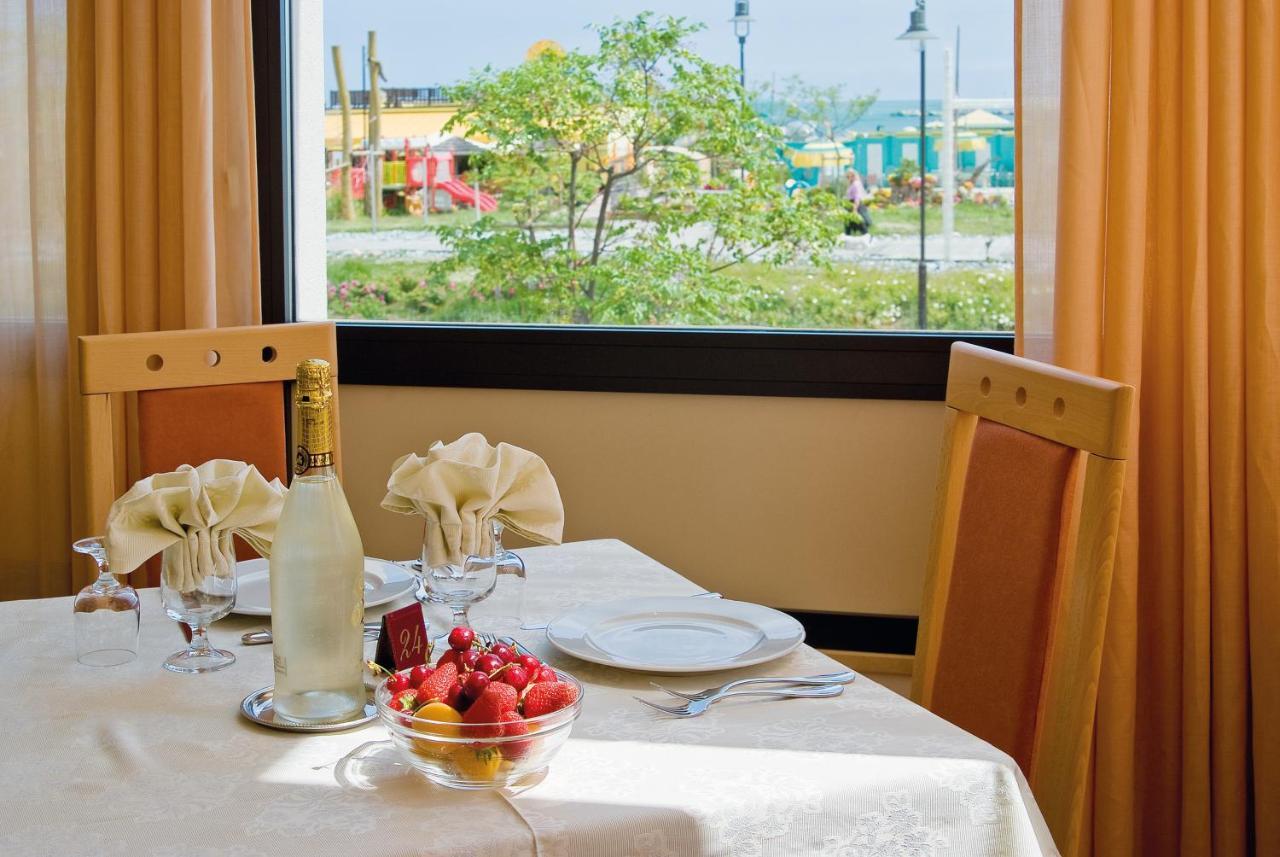 Little Hotel Cesenatico Exterior photo