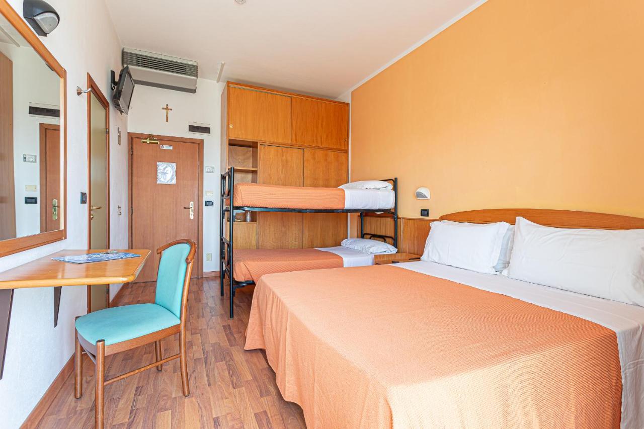 Little Hotel Cesenatico Exterior photo