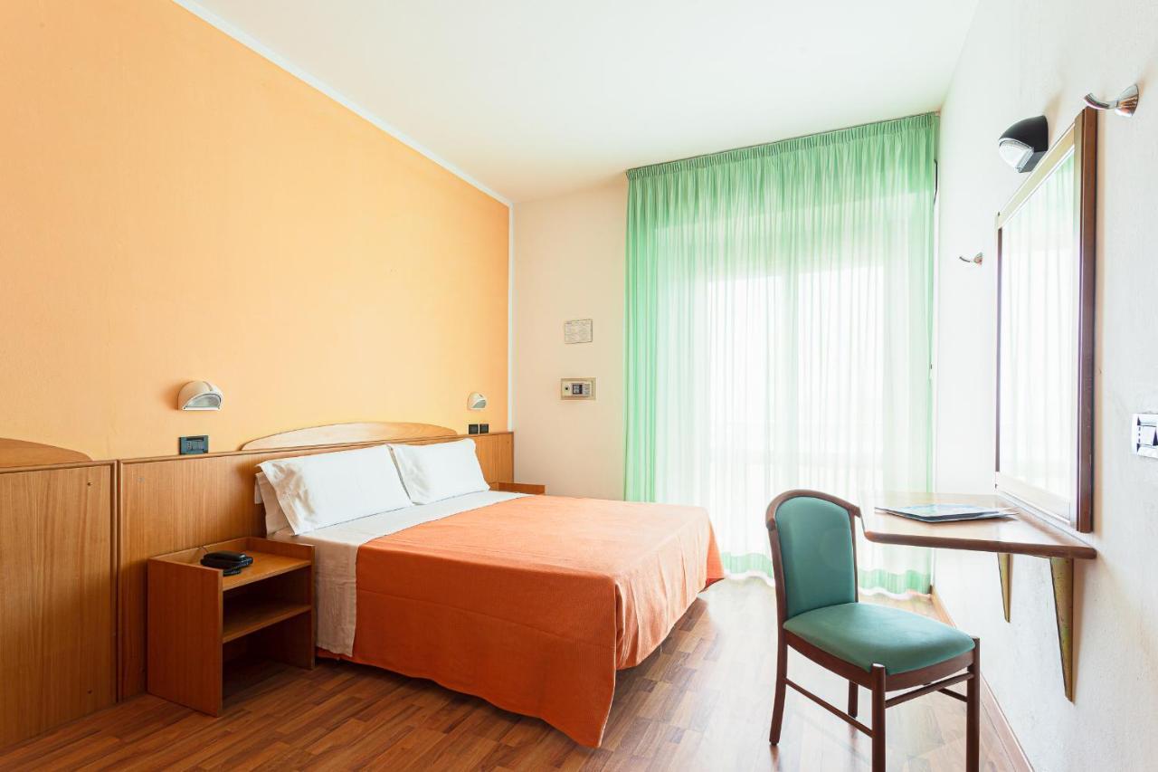 Little Hotel Cesenatico Exterior photo
