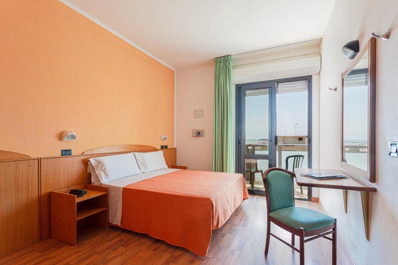 Little Hotel Cesenatico Exterior photo